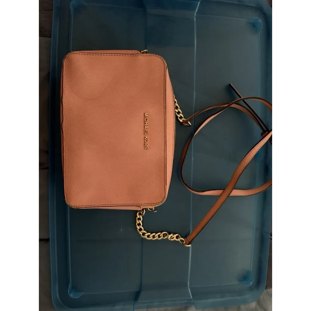 Michael Kors Small Pink Crossbody Handbag - Picture 1 of 2